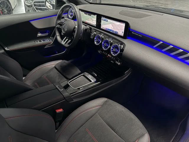 Mercedes-Benz A 35 AMG 4MATIC AMG Line