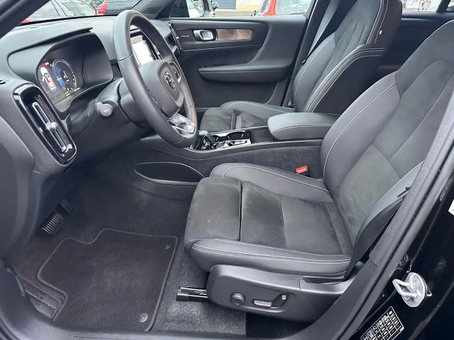 Volvo XC40 Dark Plus T5
