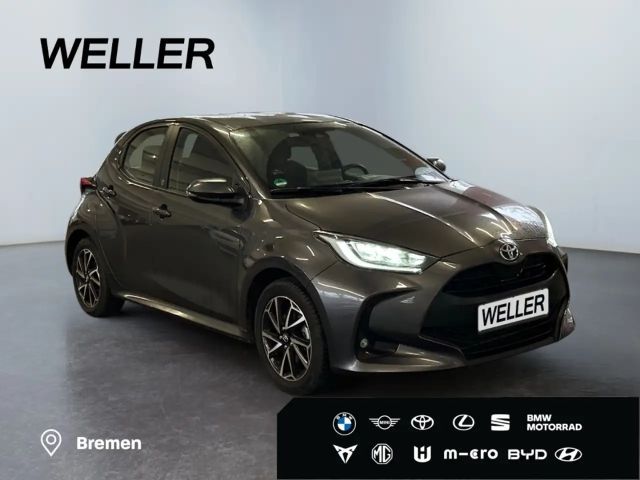 Toyota Yaris Hatchback Hybride Team D