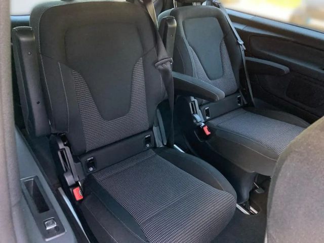 Mercedes-Benz V 220 AMG Line V 220 d