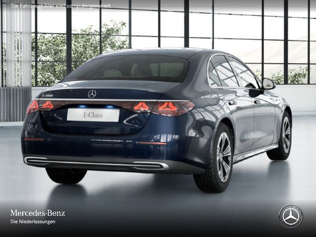 Mercedes-Benz E 200 Sedan