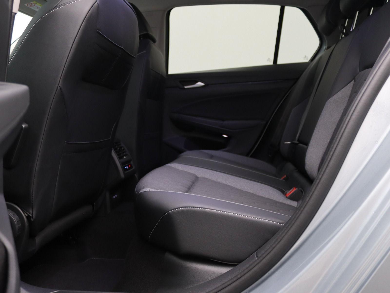 Volkswagen Golf 1.5 eTSI DSG Life