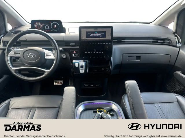 Hyundai Staria Signature