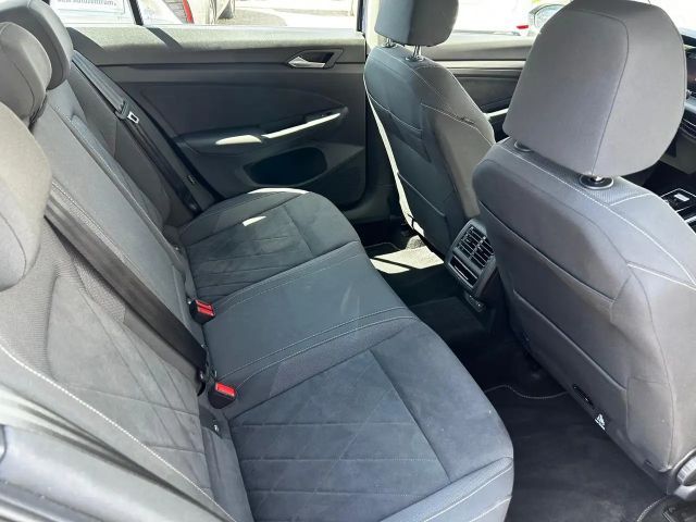 Volkswagen Golf 1.5 TSI DSG Style Variant