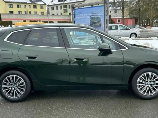 BMW 220 220d Active Tourer Luxury Line Sedan