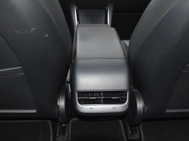 Tesla Model 3 RWD Standard Range