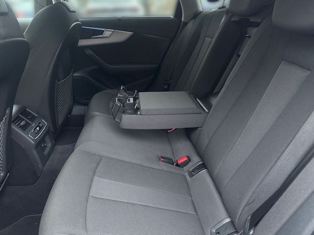 Audi A4 35 TFSI Avant S-Tronic