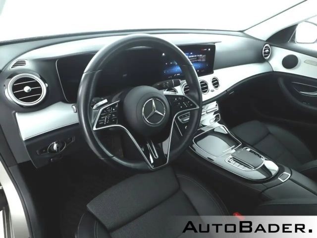 Mercedes-Benz E 220 AVANTGARDE E 220 d Estate