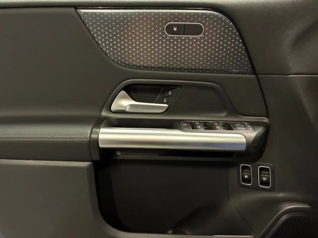 Mercedes-Benz B 250 B 250 e Sedan