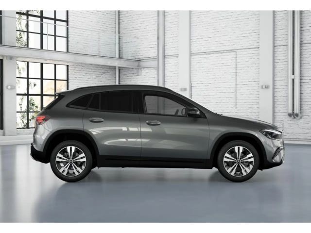 Mercedes-Benz GLA 180 NIGHT PAKET+KAMERA+LED+SPURHALTE+PDC+18"