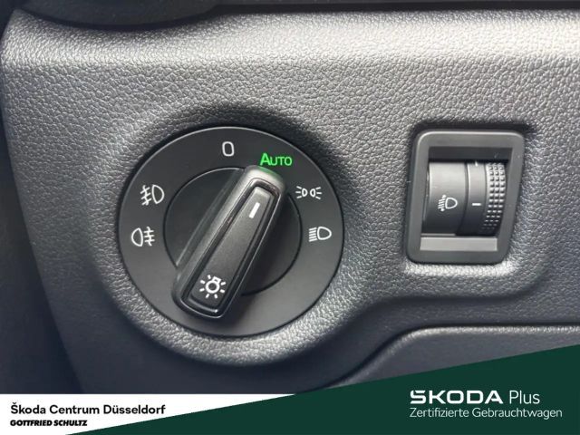 Skoda Fabia ESSENCE 1 0 MPI 59 KW 5-GANG-SCHALTGETRIEBE Sitzhe