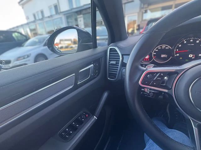 Porsche Cayenne Platinum Edition