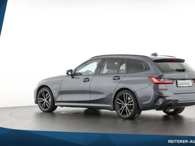 BMW 330 330e M-Sport xDrive