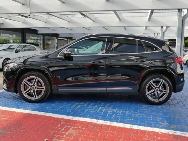 Mercedes-Benz GLA 200 AMG Line