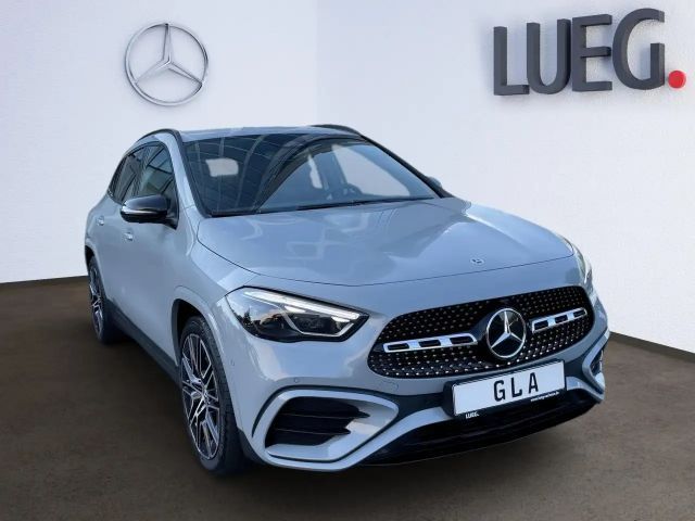 Mercedes-Benz GLA 200 AMG Line