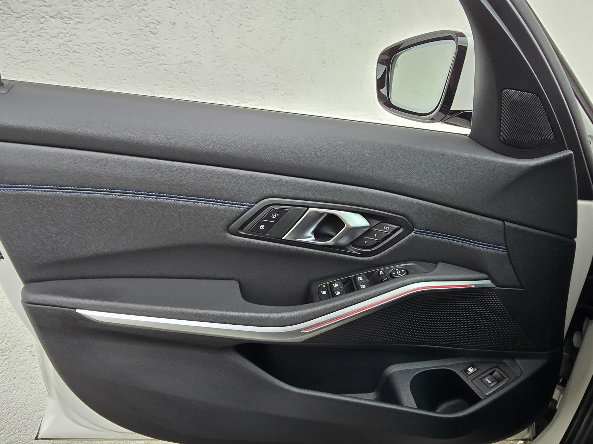 BMW 330 330e Touring