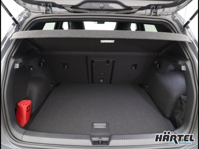 Volkswagen Golf 1.5 eTSI R-Line Style