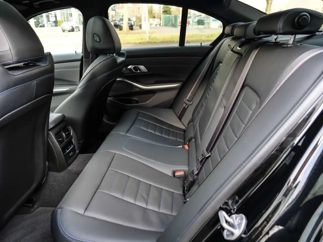 BMW 330 330e M-Sport Sedan xDrive