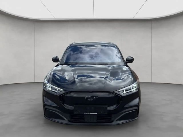 Ford Mustang Mach-E 75 kWh AWD