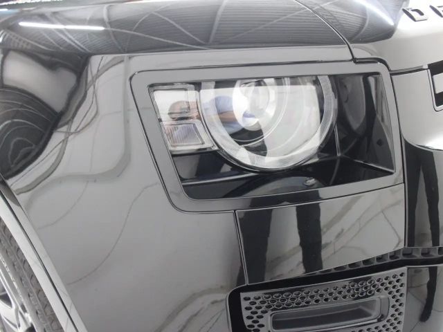 Land Rover Defender 90 D300 Dynamic SE