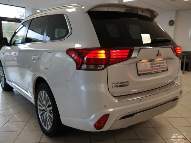 Mitsubishi Outlander 4WD MIVEC PHEV
