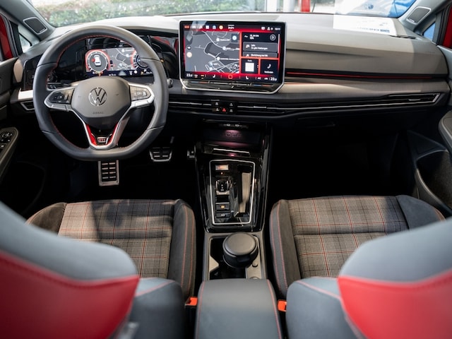 Volkswagen Golf 2.0 TSI DSG