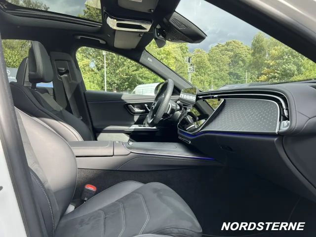 Mercedes-Benz E 200 AMG Line Sedan