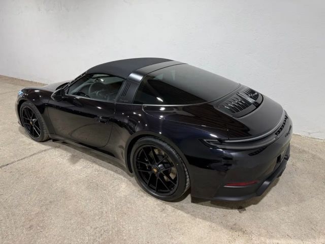 Porsche 992 4 Cabrio GTS Targa