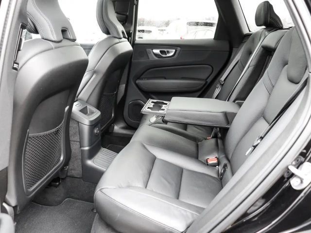 Volvo XC60 AWD Core Recharge