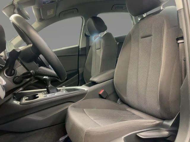 Audi A4 35 TFSI Sedan