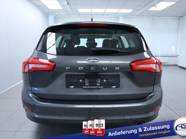 Ford Focus Cool & Connect Wagon