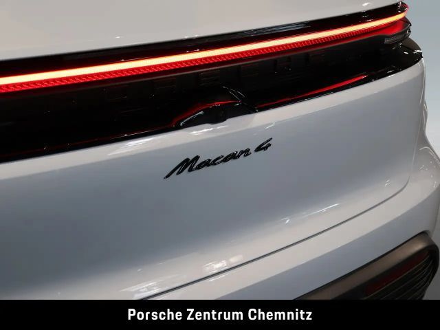 Porsche Macan 4