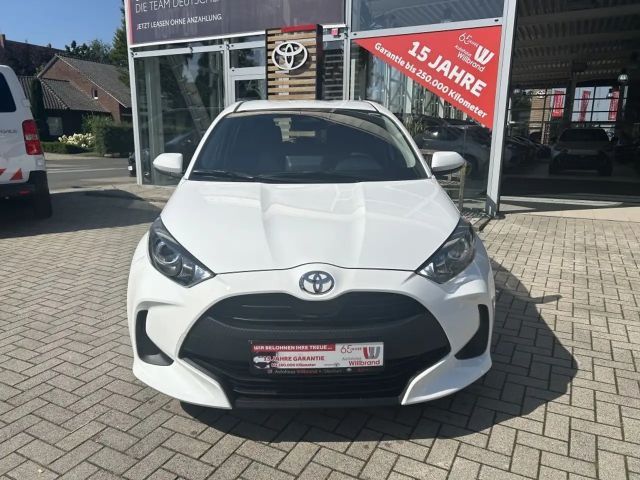 Toyota Yaris Business Hybride Play