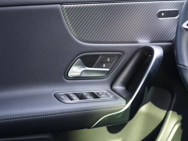 Mercedes-Benz A 180 Hatchback Progressive