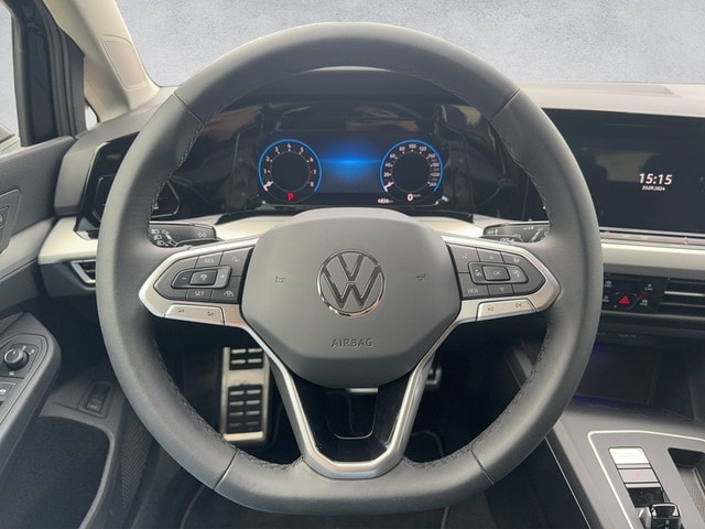 Volkswagen Golf Life Variant