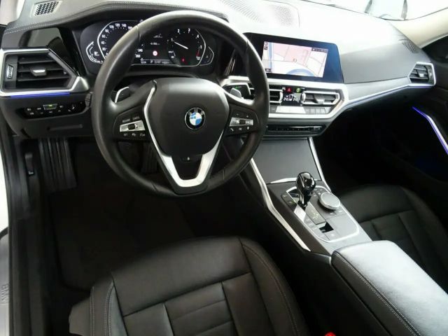 BMW 320 320d Luxury Line Sedan xDrive