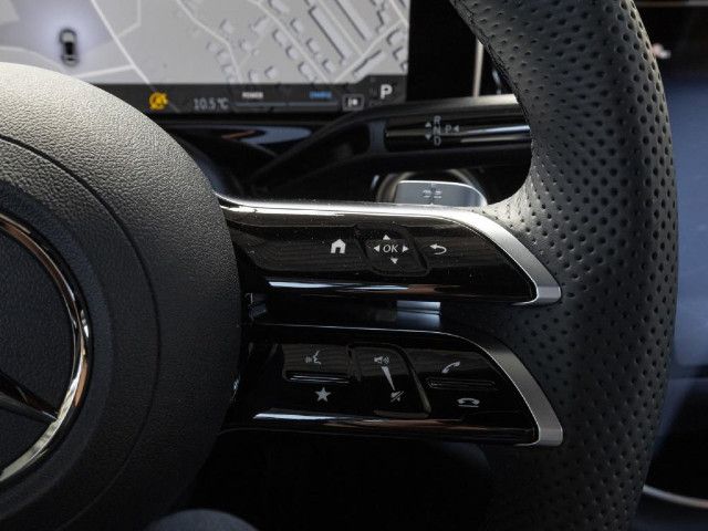 Mercedes-Benz E 200 4MATIC Sedan