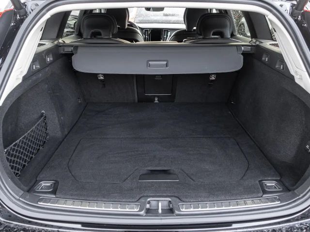 Volvo V60 Cross Country AWD Plus