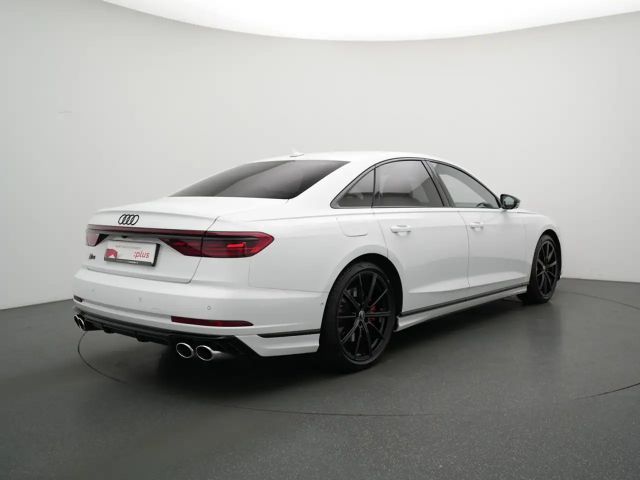 Audi S8 Quattro