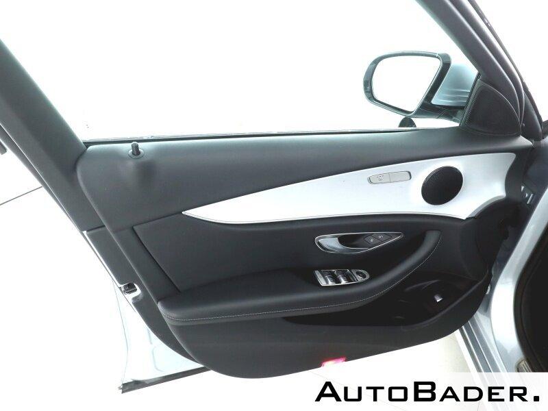 Mercedes-Benz E 220 AVANTGARDE E 220 d Estate