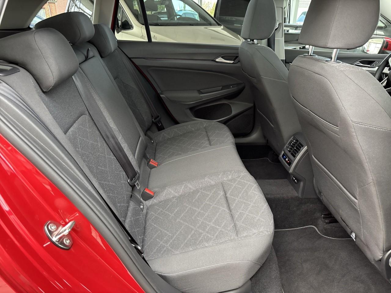 Volkswagen Golf 1.5 eTSI Golf VIII Life