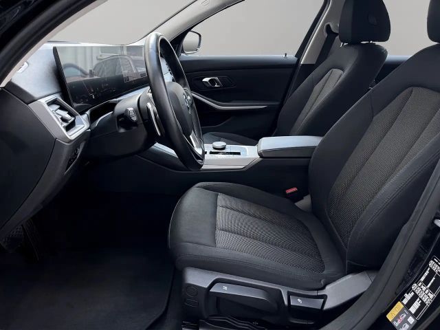 BMW 330 330e Touring xDrive