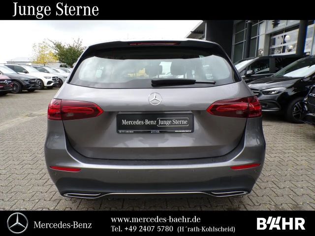 Mercedes-Benz B 200 Progressive Sedan