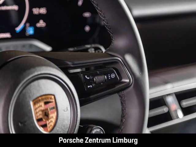 Porsche Taycan 4 Cross Turismo