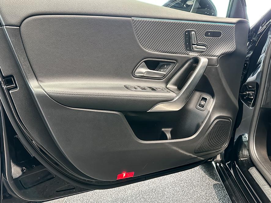 Mercedes-Benz A 200 ProgressiveLAP+LED+Pano+AHK+Distronic