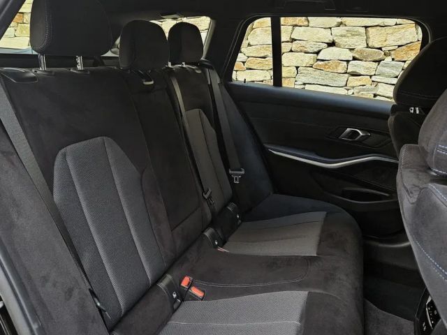 BMW 330 330i Touring xDrive