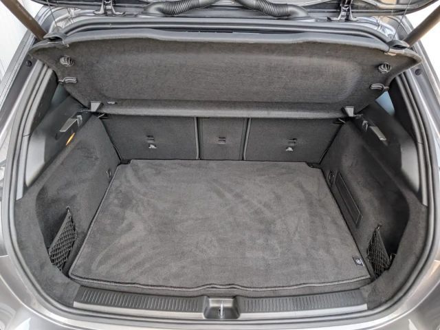 Mercedes-Benz B 180 AMG Line Sedan