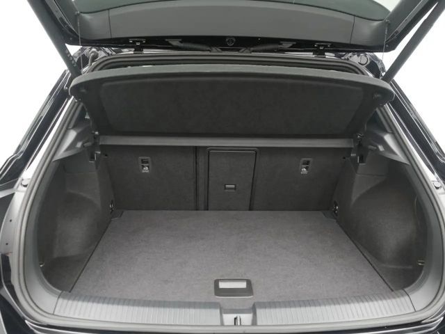 Volkswagen T-Roc R MATRIX AKRAPOVIC ACC DCC NAVI KAM SHZ