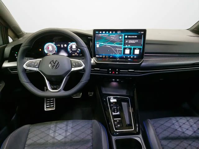 Volkswagen Golf 1.5 eTSI DSG R-Line