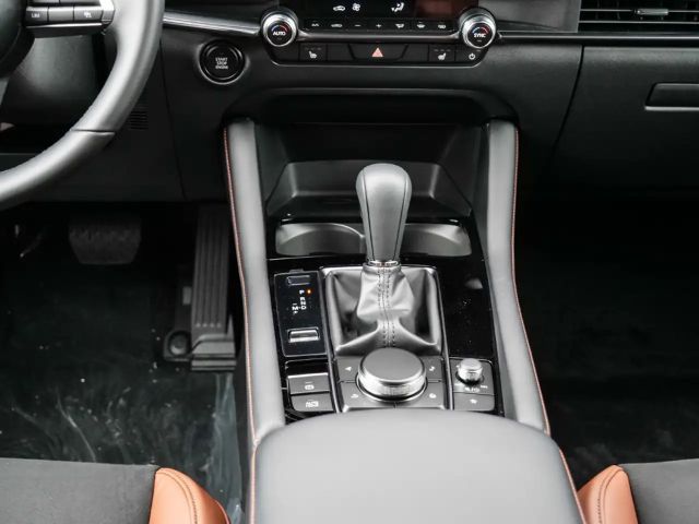 Mazda 3 2.5L SkyActiv e-Skyactiv